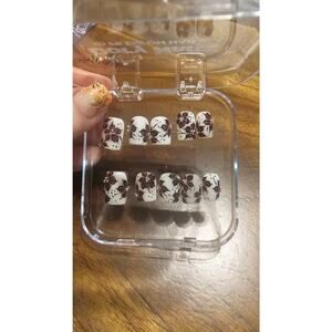 Dory Black & Red Flower Press on Nails/ Sz small/ Short Square